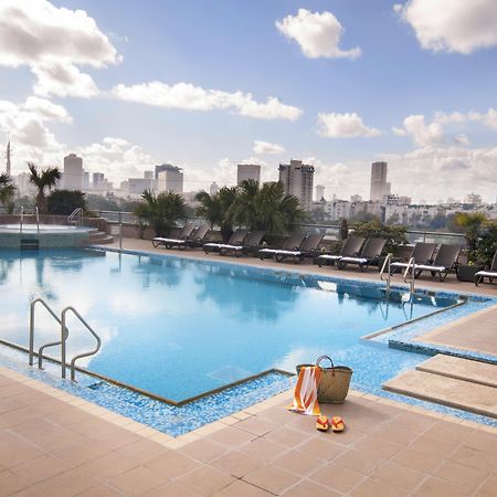 Leonardo City Tower Hotel Tel Aviv Giv'atayim Екстериор снимка The swimming pool at the hotel