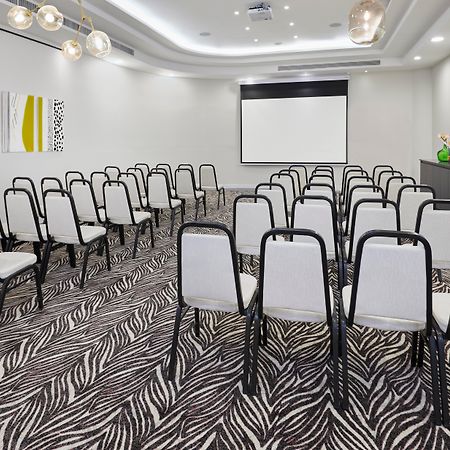 Leonardo City Tower Hotel Tel Aviv Giv'atayim Екстериор снимка Meeting room