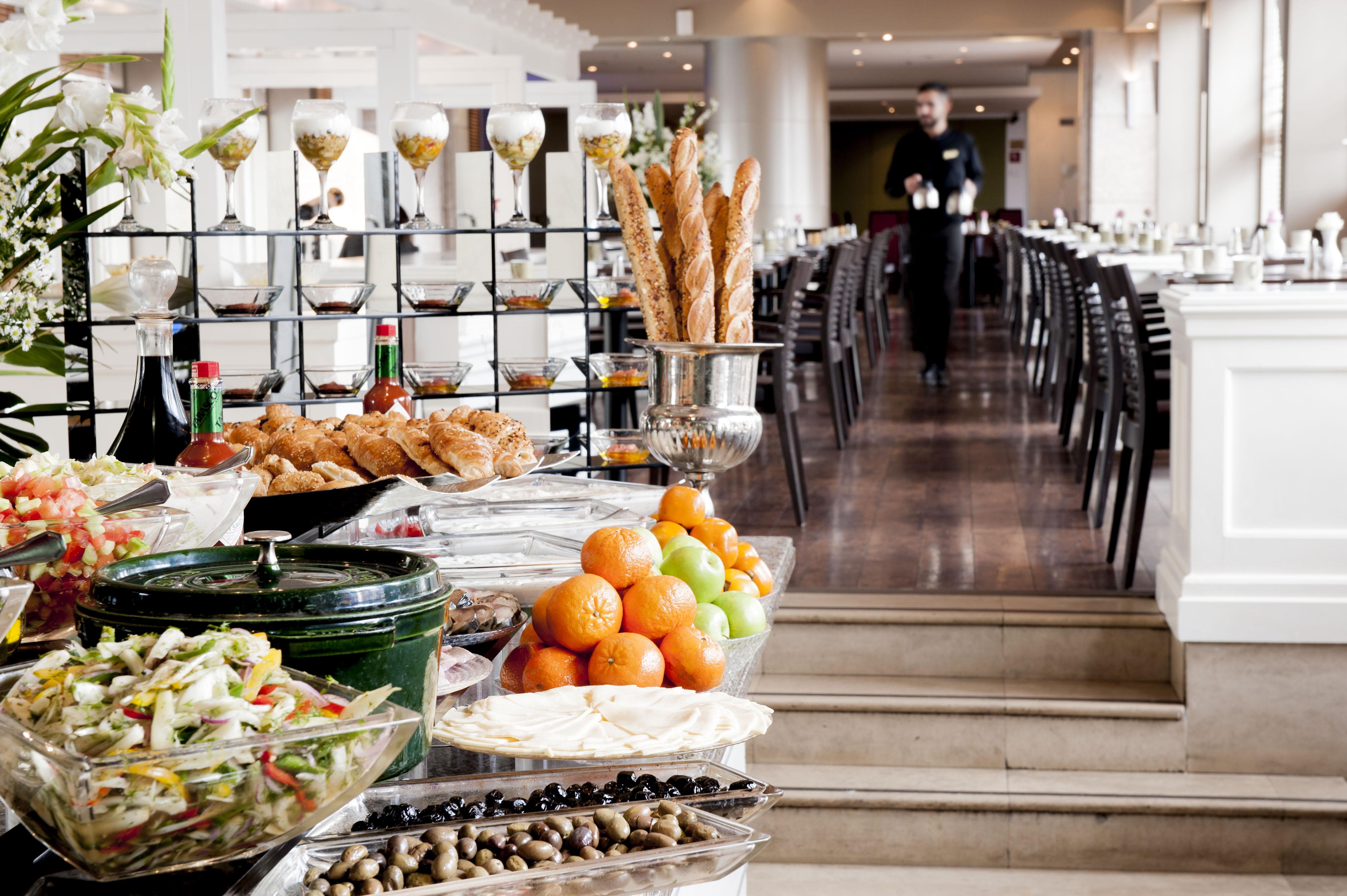 Leonardo City Tower Hotel Tel Aviv Giv'atayim Екстериор снимка The restaurant