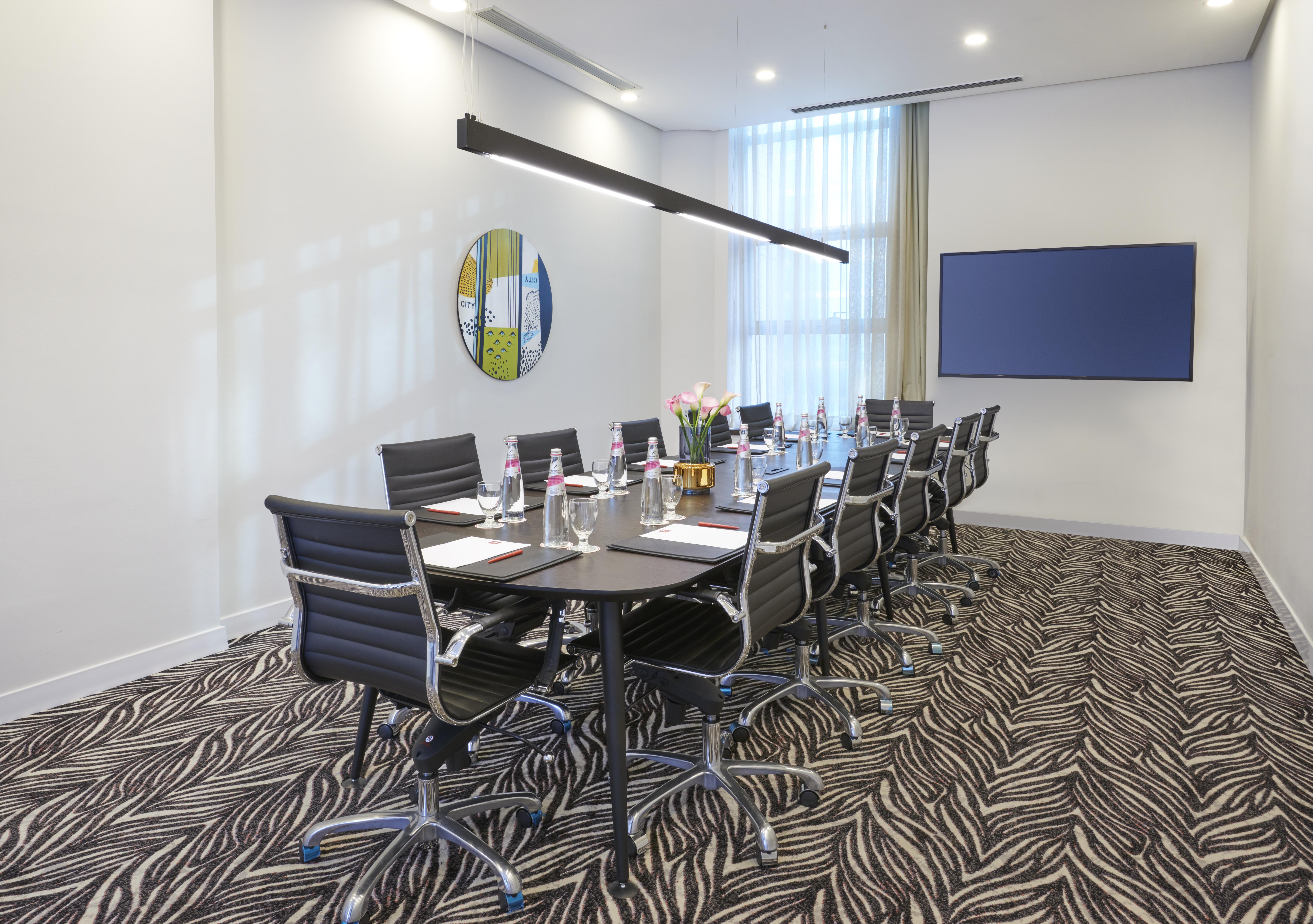 Leonardo City Tower Hotel Tel Aviv Giv'atayim Екстериор снимка Meeting room