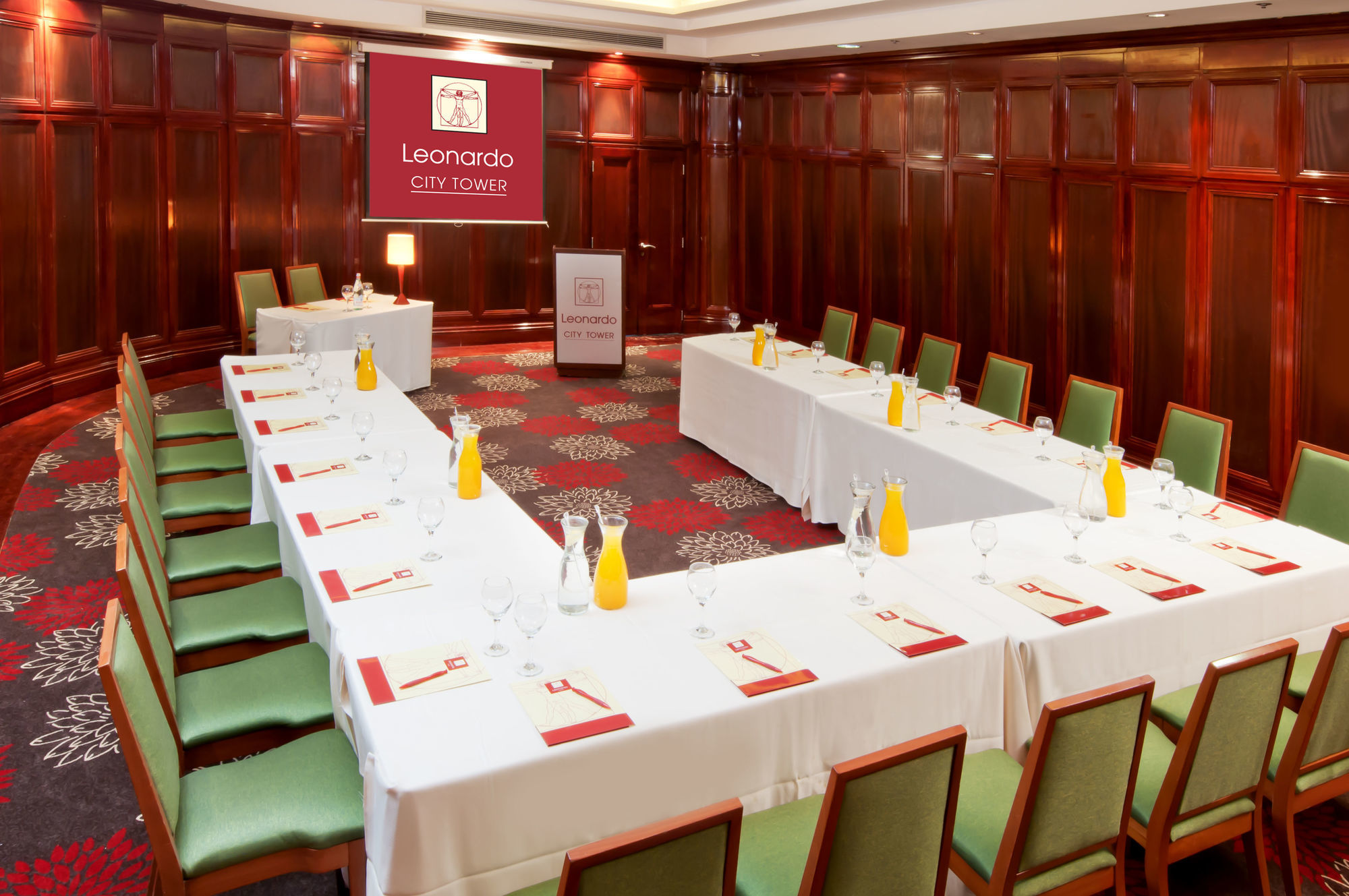 Leonardo City Tower Hotel Tel Aviv Giv'atayim Екстериор снимка U-shaped table layout