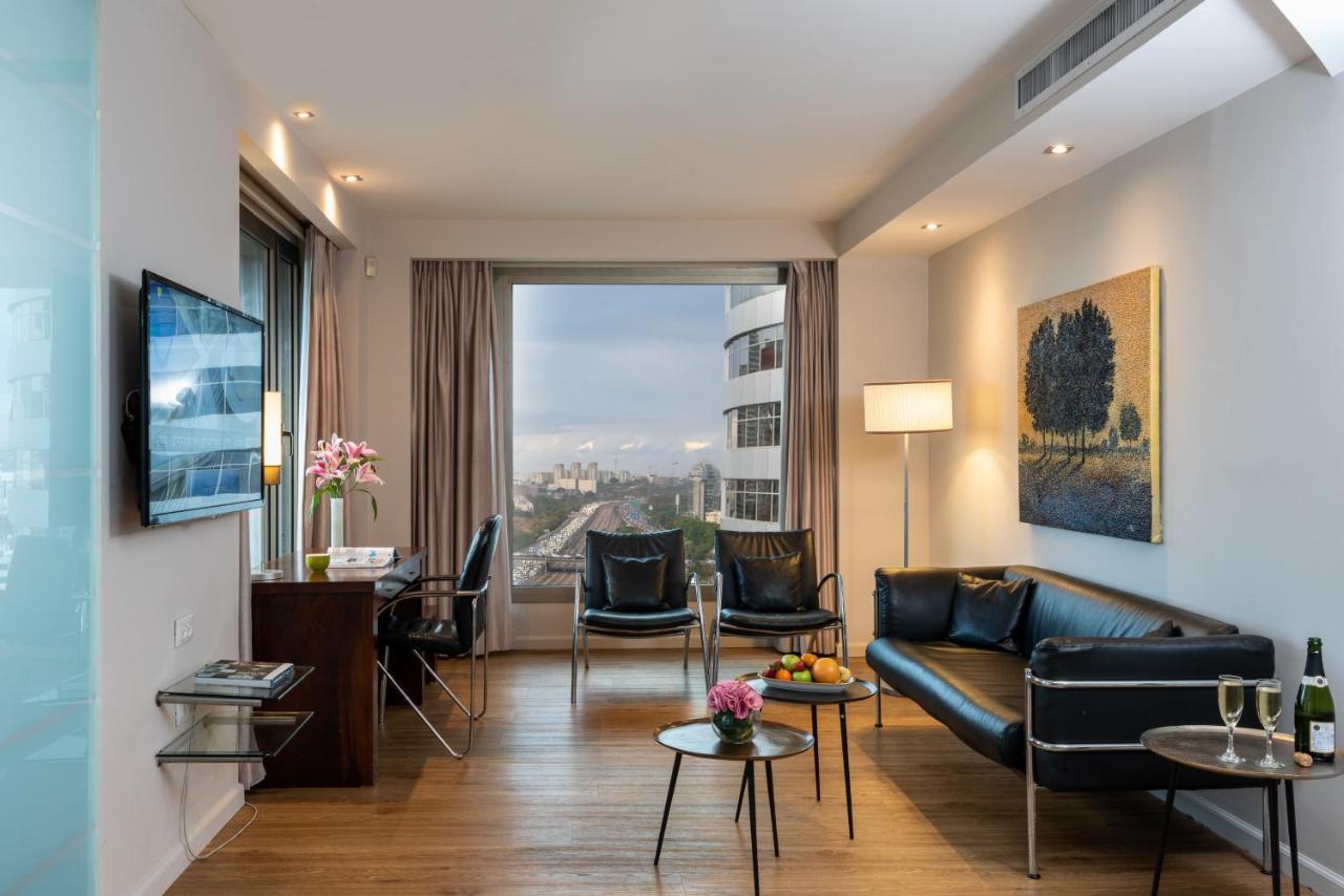 Leonardo City Tower Hotel Tel Aviv Giv'atayim Екстериор снимка A suite at the hotel